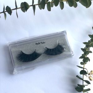 SWEET LASHES - Milk Cake